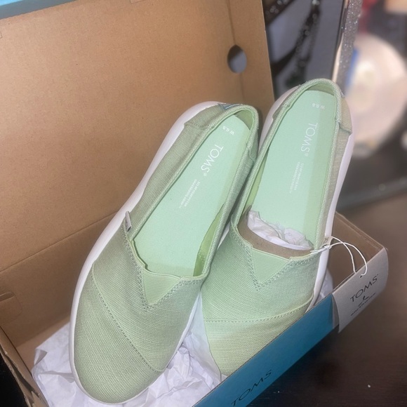 Toms canvas Flats - Picture 1 of 3